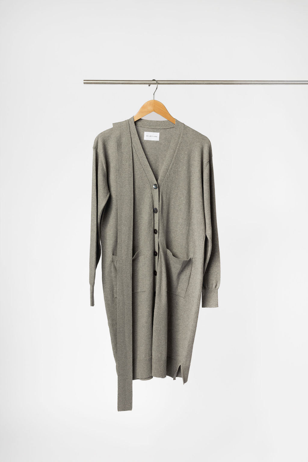 The Cardigan | A Minimalist Capsule Wardrobe Essential