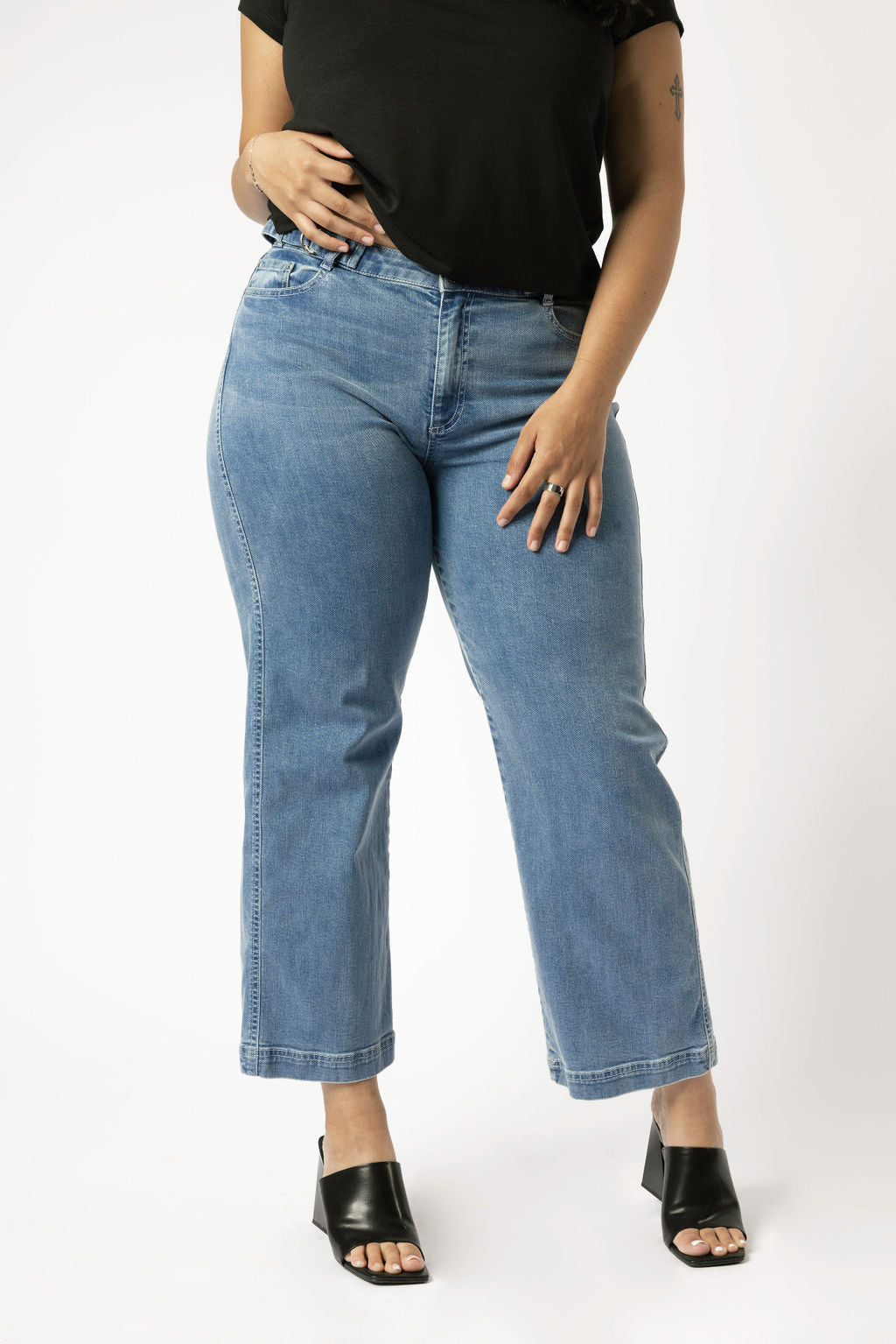 Minimalist Capsule Wardrobe High Waisted, Relax Fit, Wide Leg Jeans